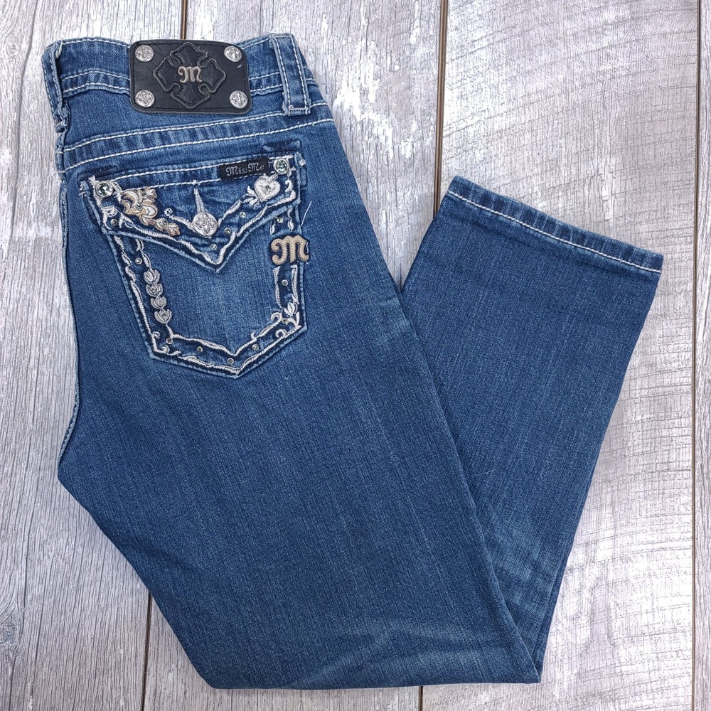 Miss Me Boyfriend Capri Jeans Women 27 Blue Embroidered Sequin Flap Pocket